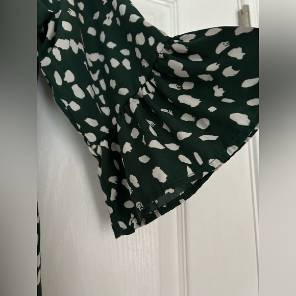 Hailey & Co Dark Green Blouse with White Polka Dots and Bell Sleeves Size Medium - Picture 3 of 8
